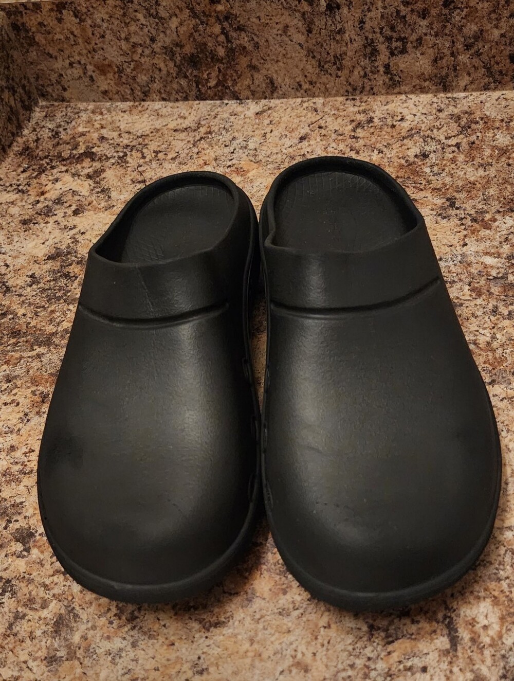 OOFOS OOcloog Recovery Clogs Black Men 11 Women 13